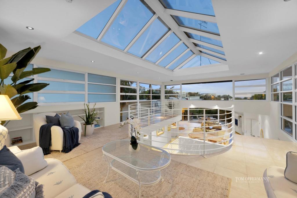 28 SOBRAON ST, SUNRISE BEACH, QLD 4567