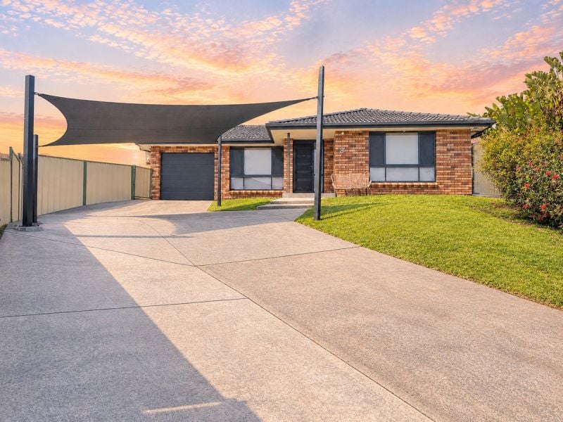 3 Lena Pl, Kearns, NSW 2558