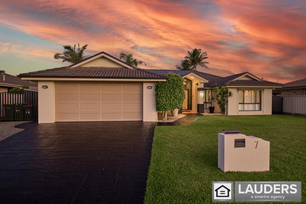 7 BLUEHAVEN DR, OLD BAR, NSW 2430