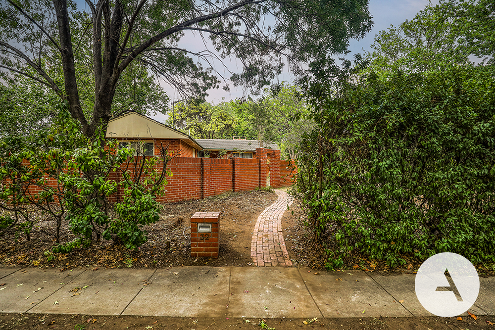 32 Boolimba Cres, Narrabundah, ACT 2604