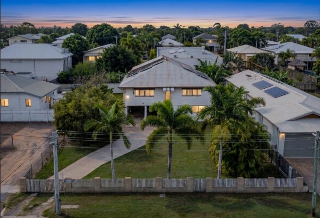 1 Seventh St, Railway Estate, QLD 4810