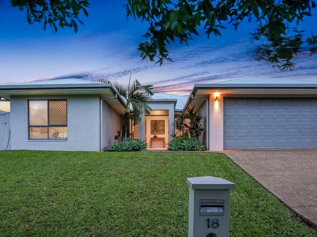 18 Springbrook Ave, Redlynch, QLD 4870