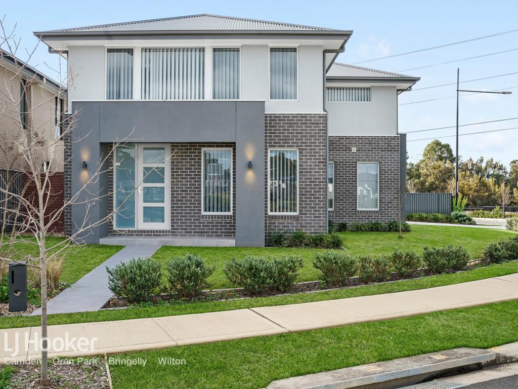 43 Vanderfield Cres, Oran Park, NSW 2570