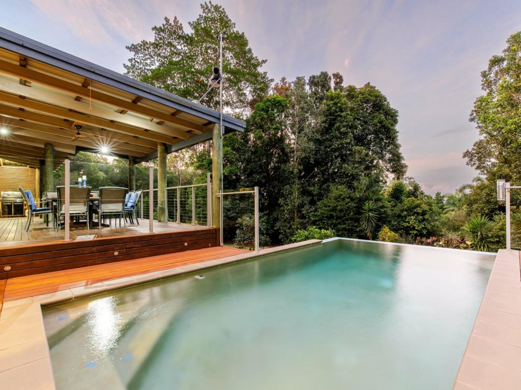 2-6 Milton Tce, Oak Beach, QLD 4877