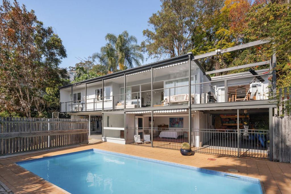 52 Eastment St, Bardon, QLD 4065