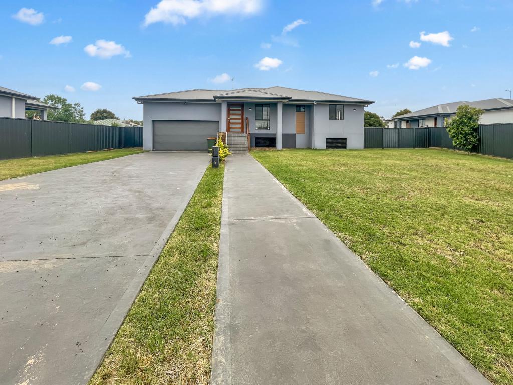 13 Waterford Cct, Narromine, NSW 2821