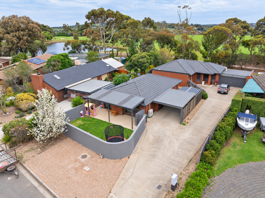 9 Lakes Dr, Sunbury, VIC 3429