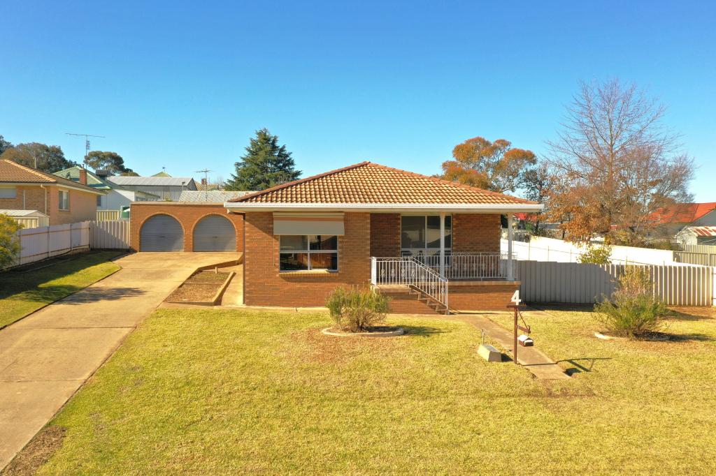 4 STONERIDGE ST, YOUNG, NSW 2594