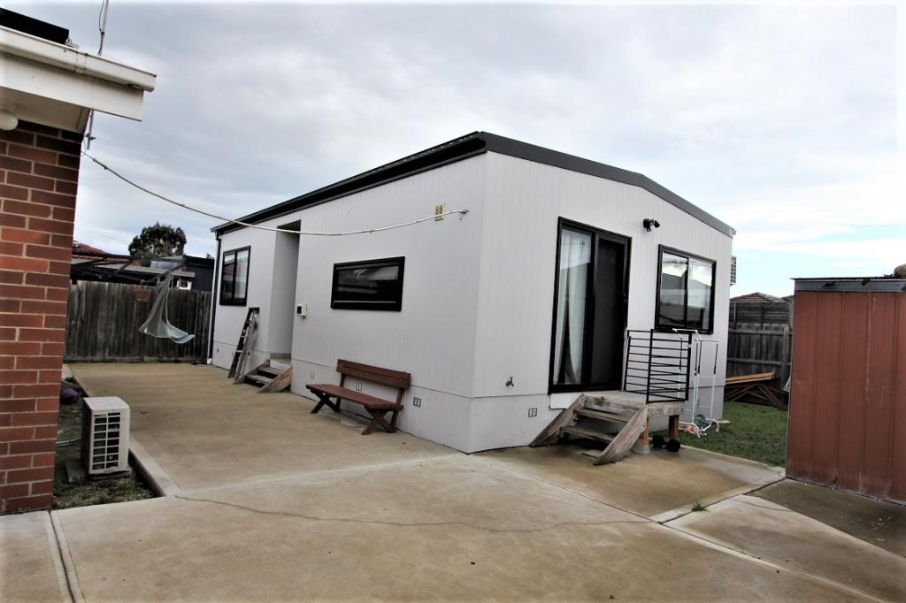 2/6 NEWTON CT, KEYSBOROUGH, VIC 3173