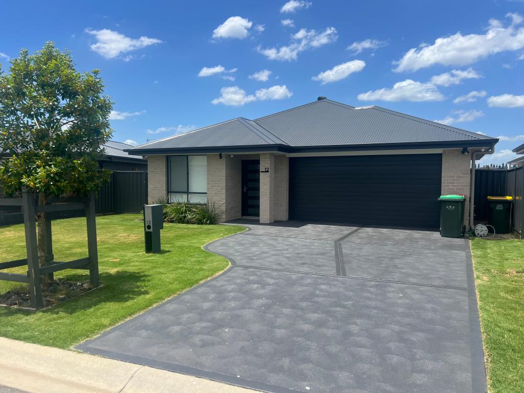 12 Grenache Cres, Cliftleigh, NSW 2321