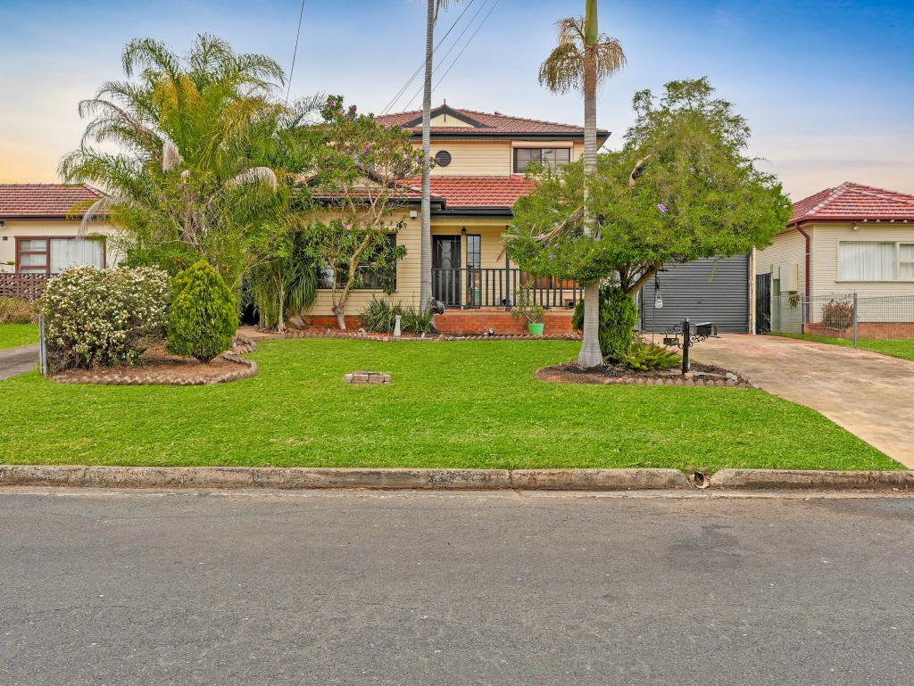 54 Fitzpatrick Cres, Casula, NSW 2170