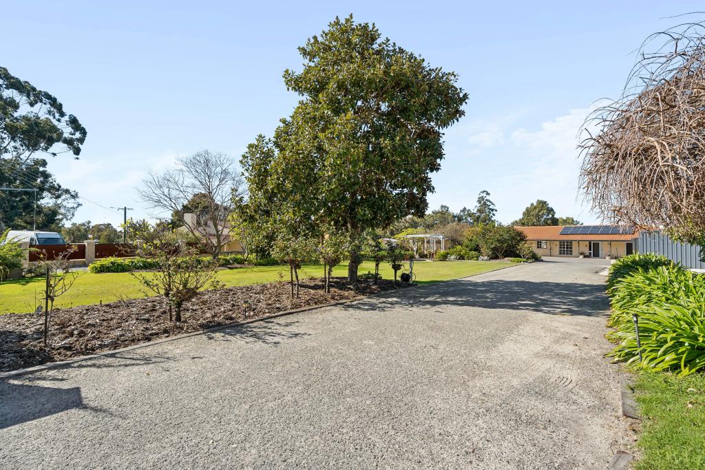 7 Battersea Rd, Canning Vale, WA 6155