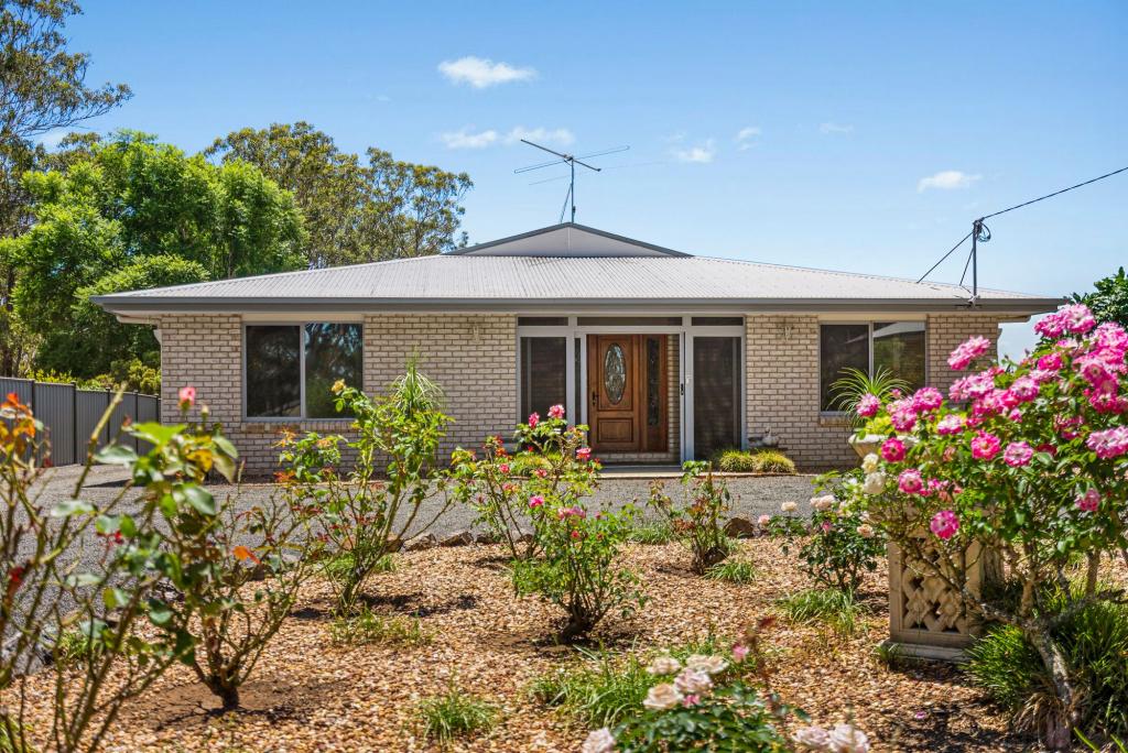 3 BUNYA DR, YARRAMAN, QLD 4614