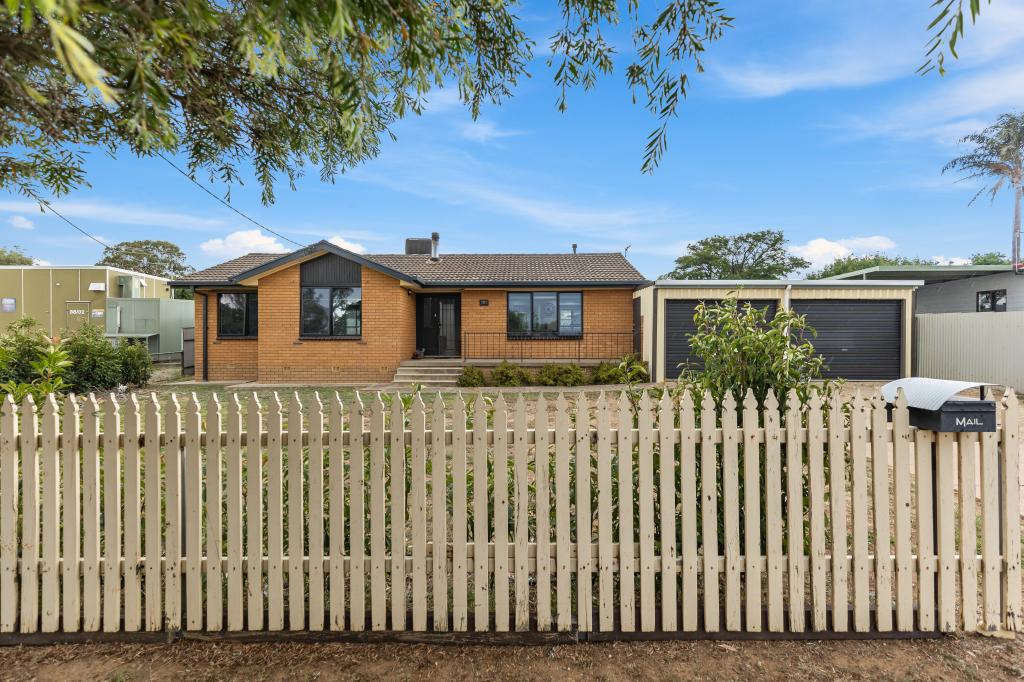 2 Elizabeth Ave, Forest Hill, NSW 2651