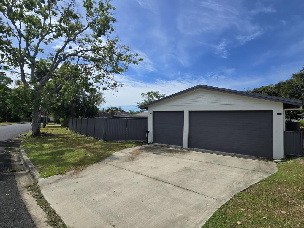 2 Lomond Cl, Edge Hill, QLD 4870