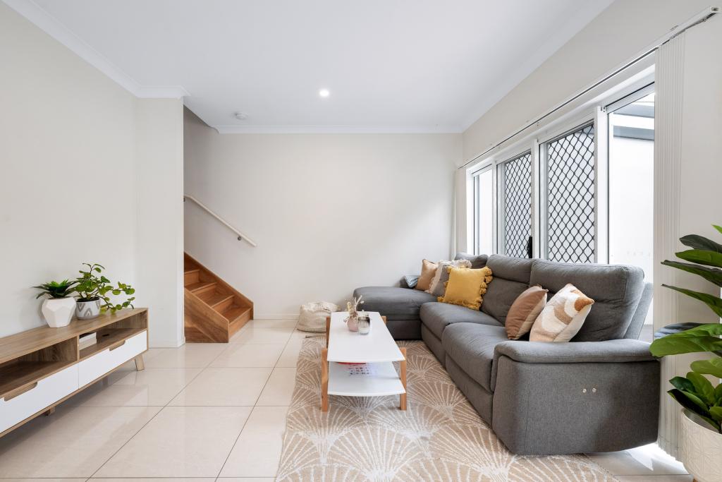 3/106-110 Pembroke St, Carina, QLD 4152