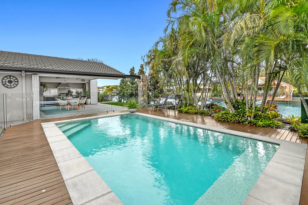 105 Pebble Beach Dr, Runaway Bay, QLD 4216