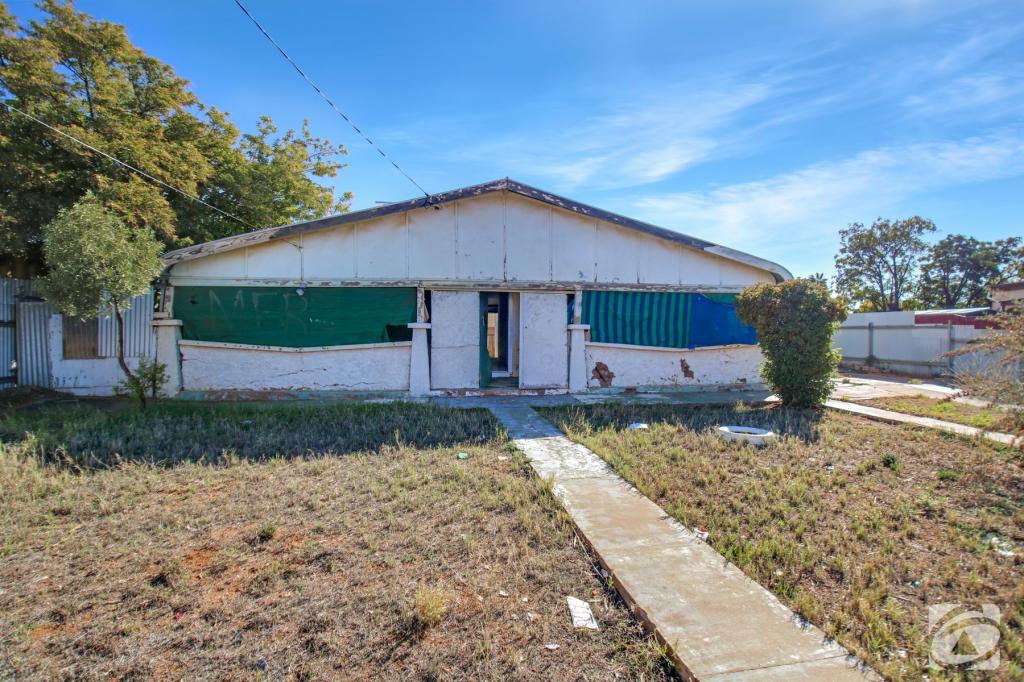 682 BERYL ST, BROKEN HILL, NSW 2880