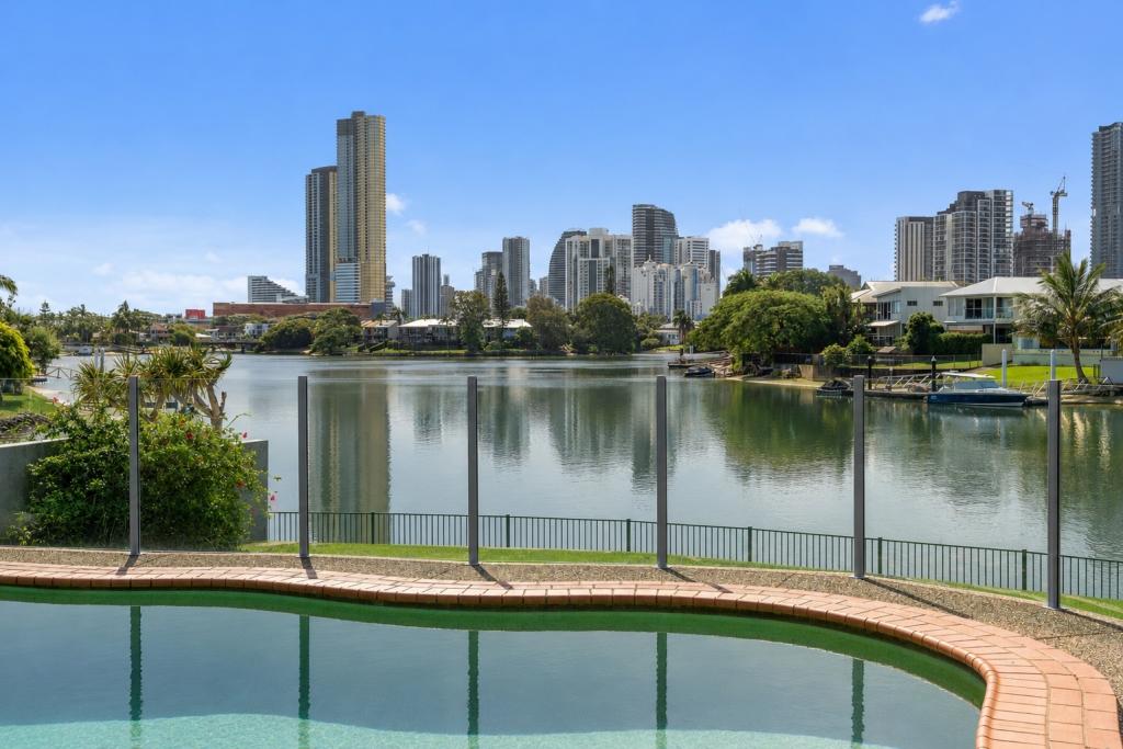 38 Gretel Dr, Mermaid Waters, QLD 4218