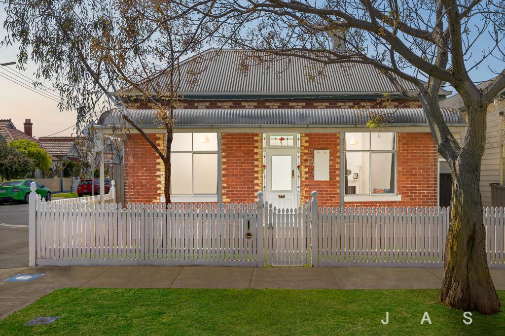 14 HOBBS ST, SEDDON, VIC 3011