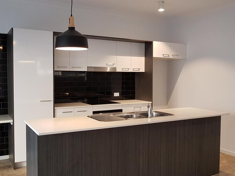6/10 LAKEWOOD AVE, PARKINSON, QLD 4115