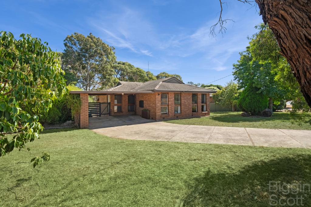 2 Hyde Park Rd, Creswick, VIC 3363