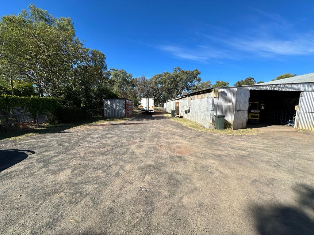 30-32 Watson St, Charleville, QLD 4470