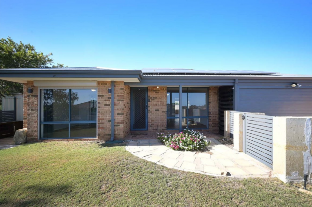 4 Cleland Cl, Clarkson, WA 6030