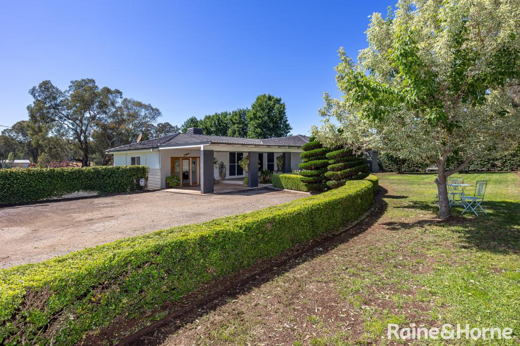 17 Vincent Rd, Lake Albert, NSW 2650