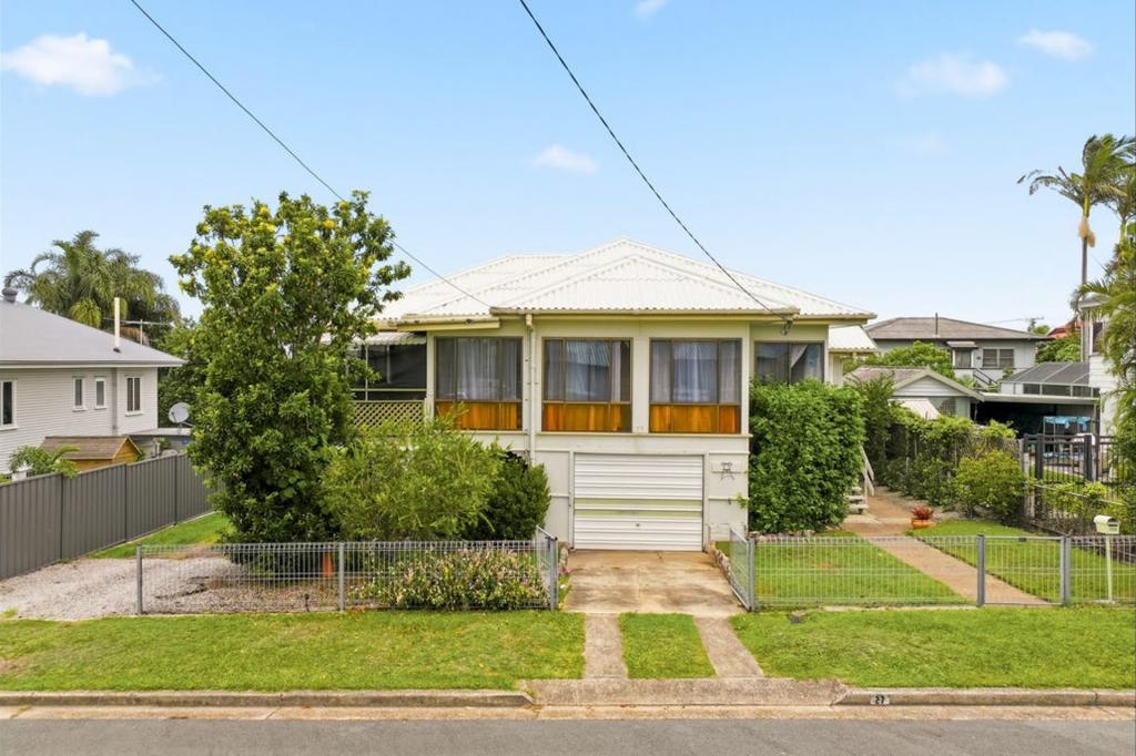 27 Langdon Ave, Margate, QLD 4019