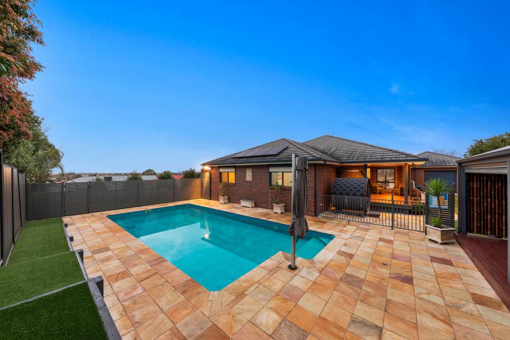16 Wills Ave, Pakenham, VIC 3810