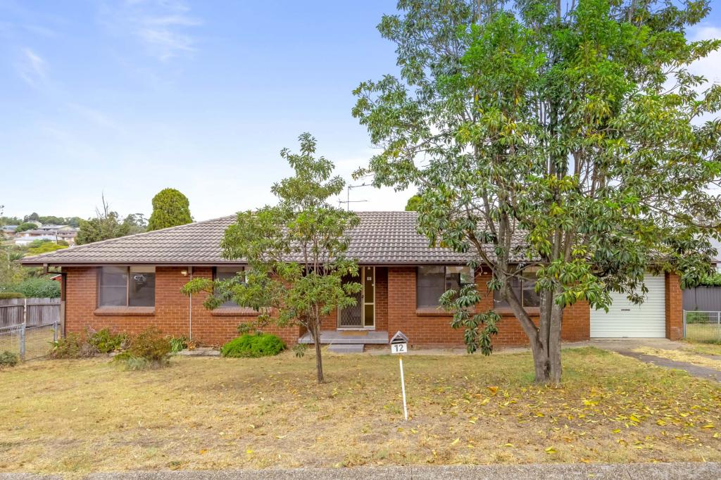 12 HILLVIEW AVE, MUSWELLBROOK, NSW 2333