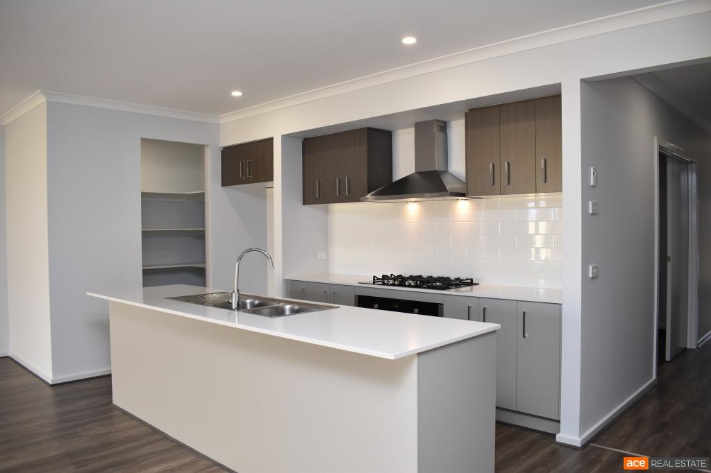 14 MIDEWIN WAY, WYNDHAM VALE, VIC 3024