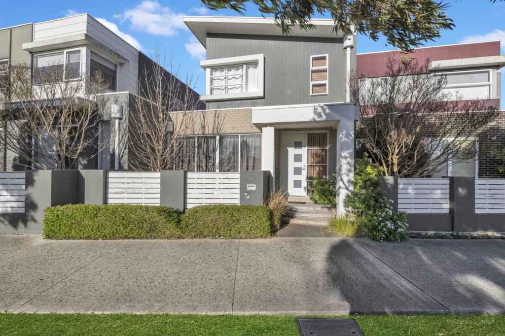 96 Henry Rd, Pakenham, VIC 3810