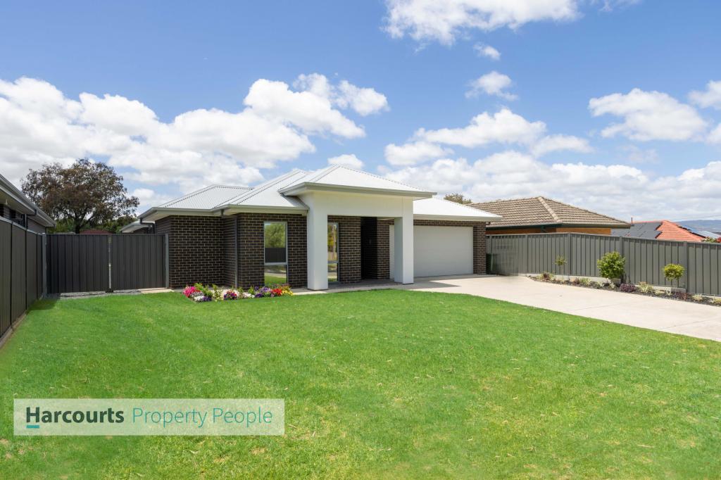 14 Warburton Rd, Valley View, SA 5093