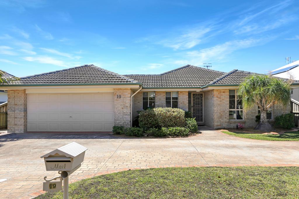 19 Admiralty Ave, Tea Gardens, NSW 2324