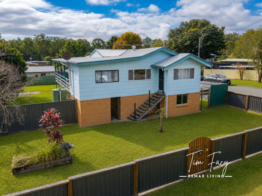 19 Gloucester St, Woodford, QLD 4514