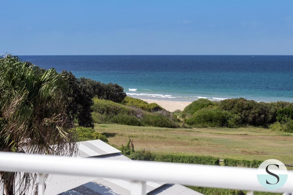 14 Beachside Dr, Caves Beach, NSW 2281