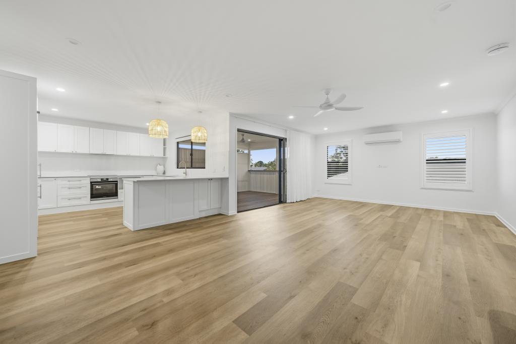 1/12 Farmer Ct, Southside, QLD 4570