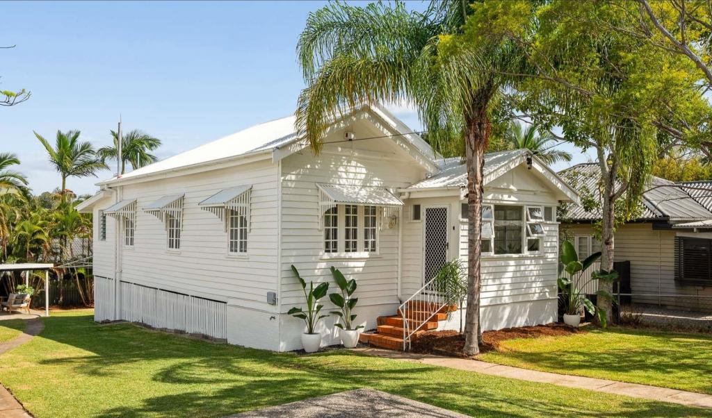 11 Eric Rd, Holland Park, QLD 4121