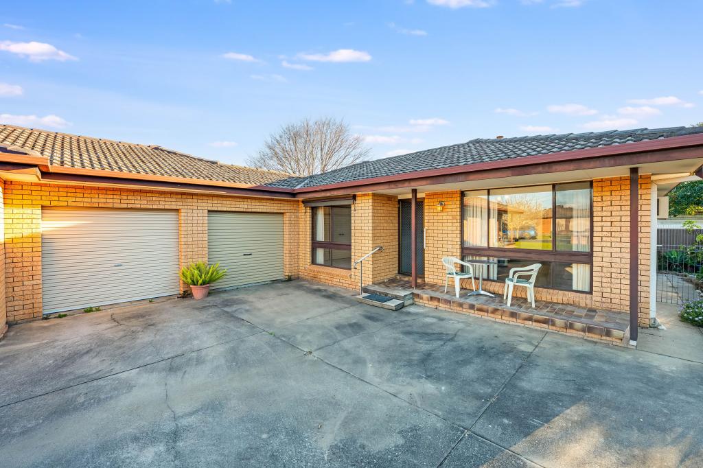 2/399 ROSS CCT, LAVINGTON, NSW 2641