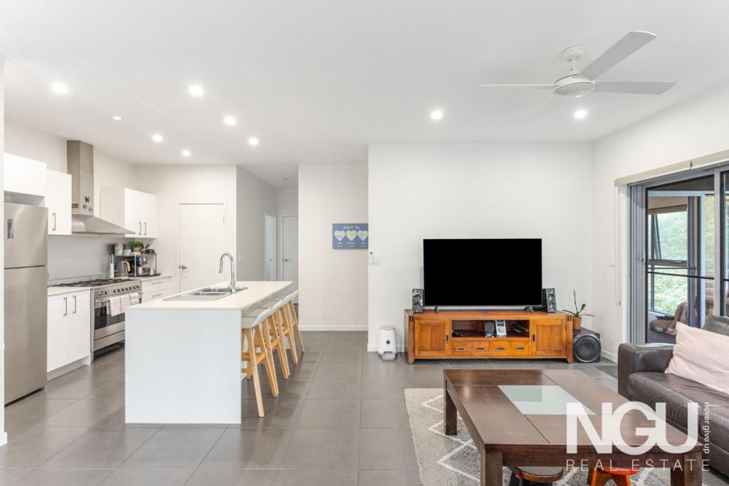 5 Birdie Pl, Carbrook, QLD 4130