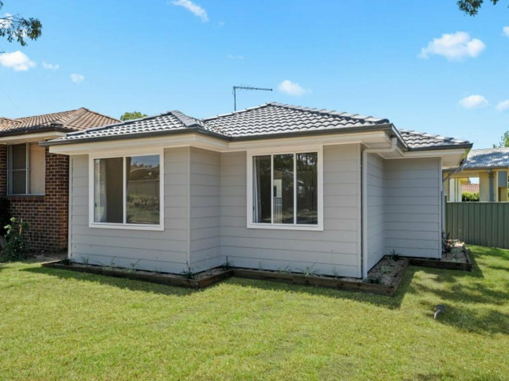 1a Faithfull St, Elderslie, NSW 2570