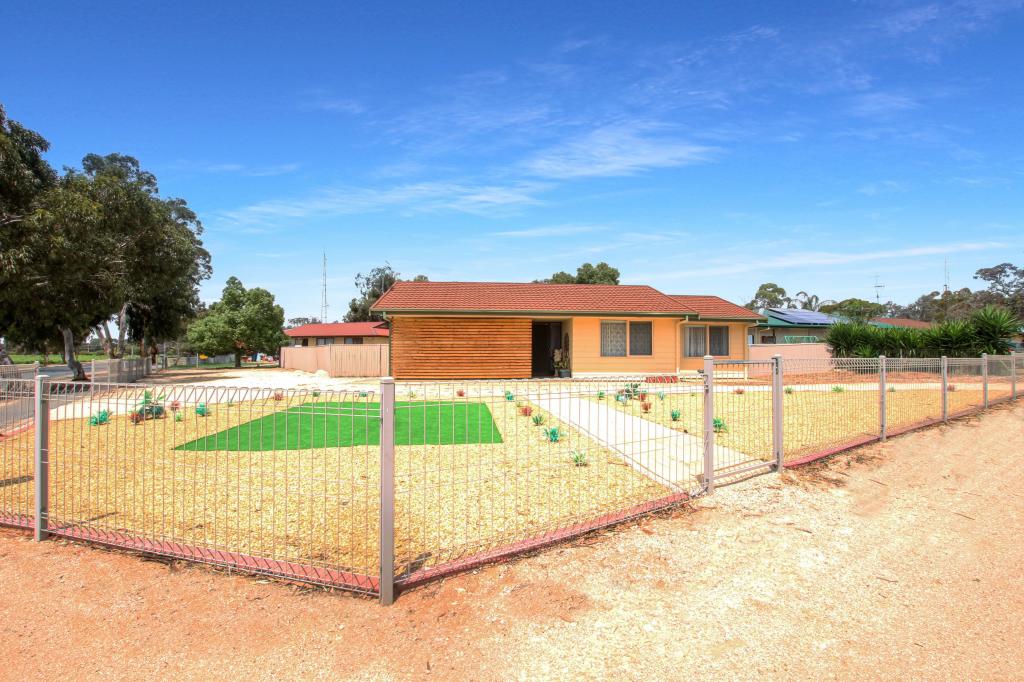 1 Smith Dr, Waikerie, SA 5330