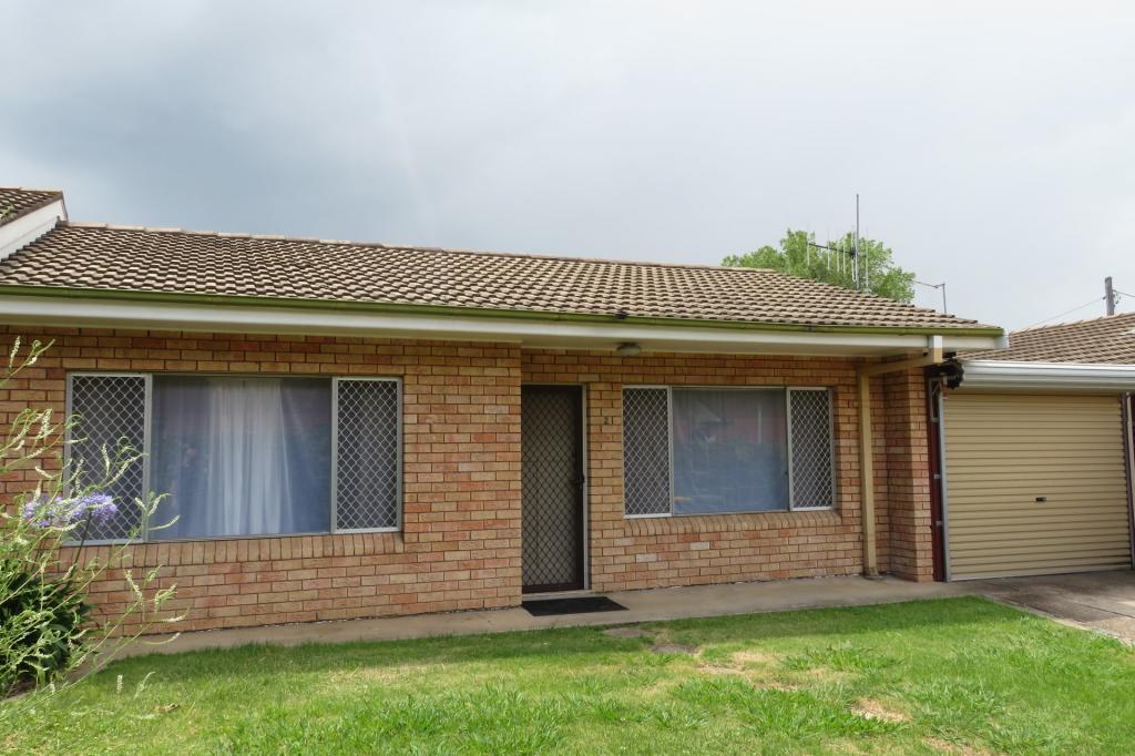 2/240 Russell St, Bathurst, NSW 2795