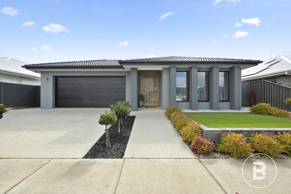 22 Grainger Pde, Lucas, VIC 3350
