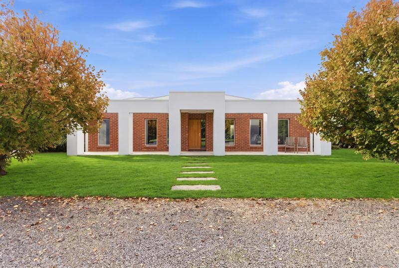 42 Cilmery Cres, Woodford, VIC 3281