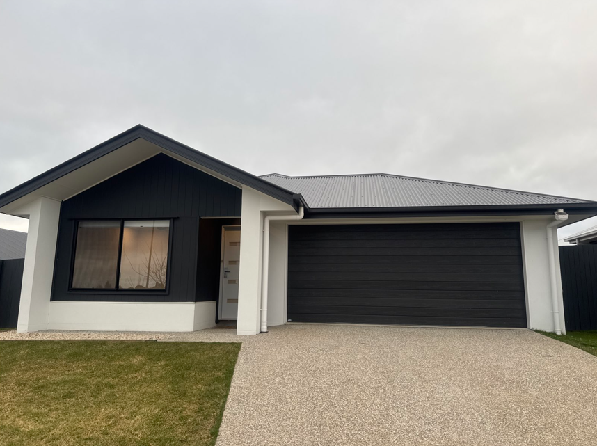 15 Brewster St, Glenvale, QLD 4350