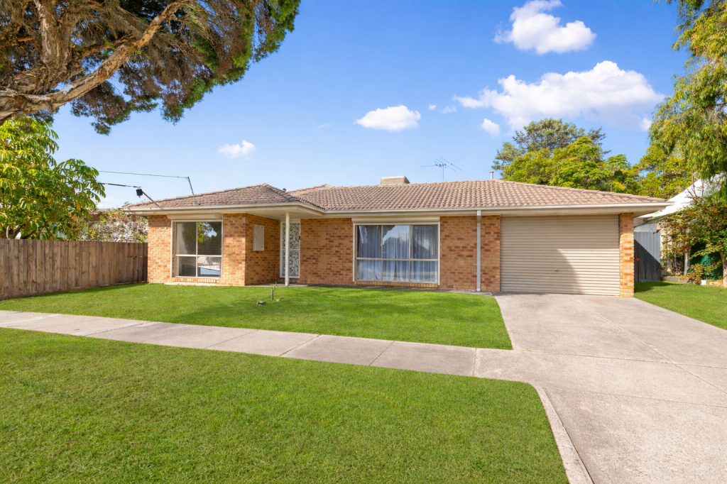 44 Burns St, Frankston, VIC 3199