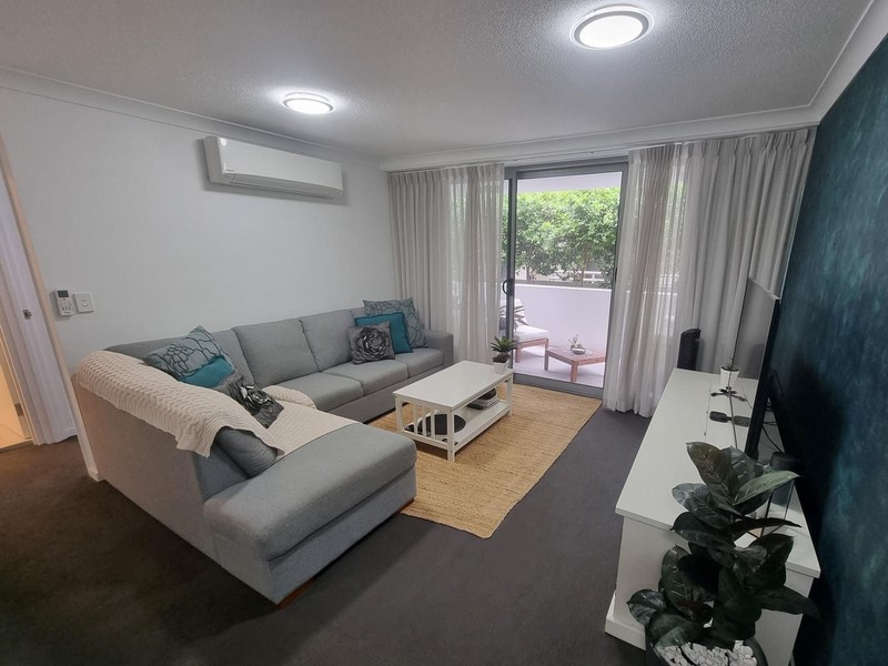2/33 Loder St, Biggera Waters, QLD 4216